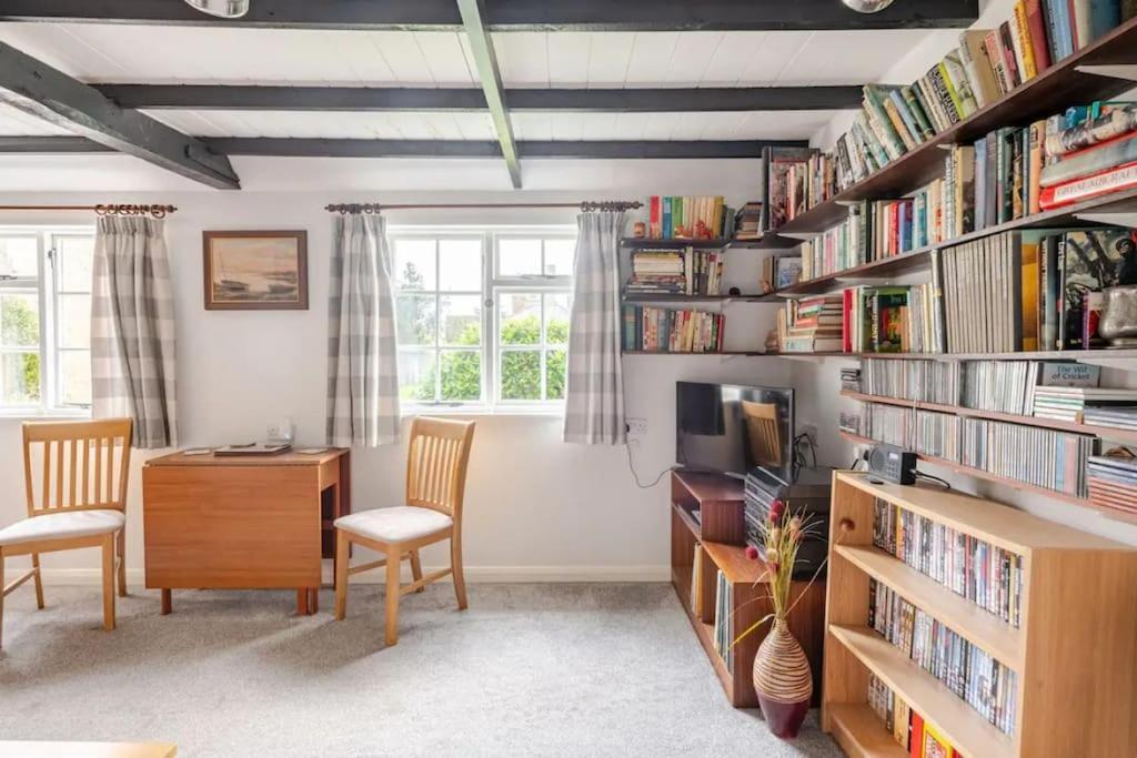Cozy One-Bedroom Cottage In Great Tey المظهر الخارجي الصورة